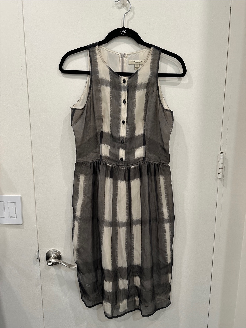 Burberry Sleeveless Plaid Midi Silk Dress in Black and Cream Size 6